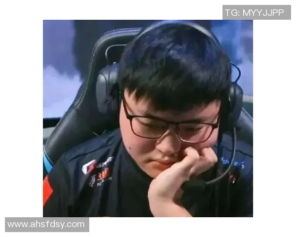 RNG个人能力引发热议电竞圈对选手表现的不同看法与讨论 RNG个人能力引发热议电竞圈对选手表现的不同看法与讨论